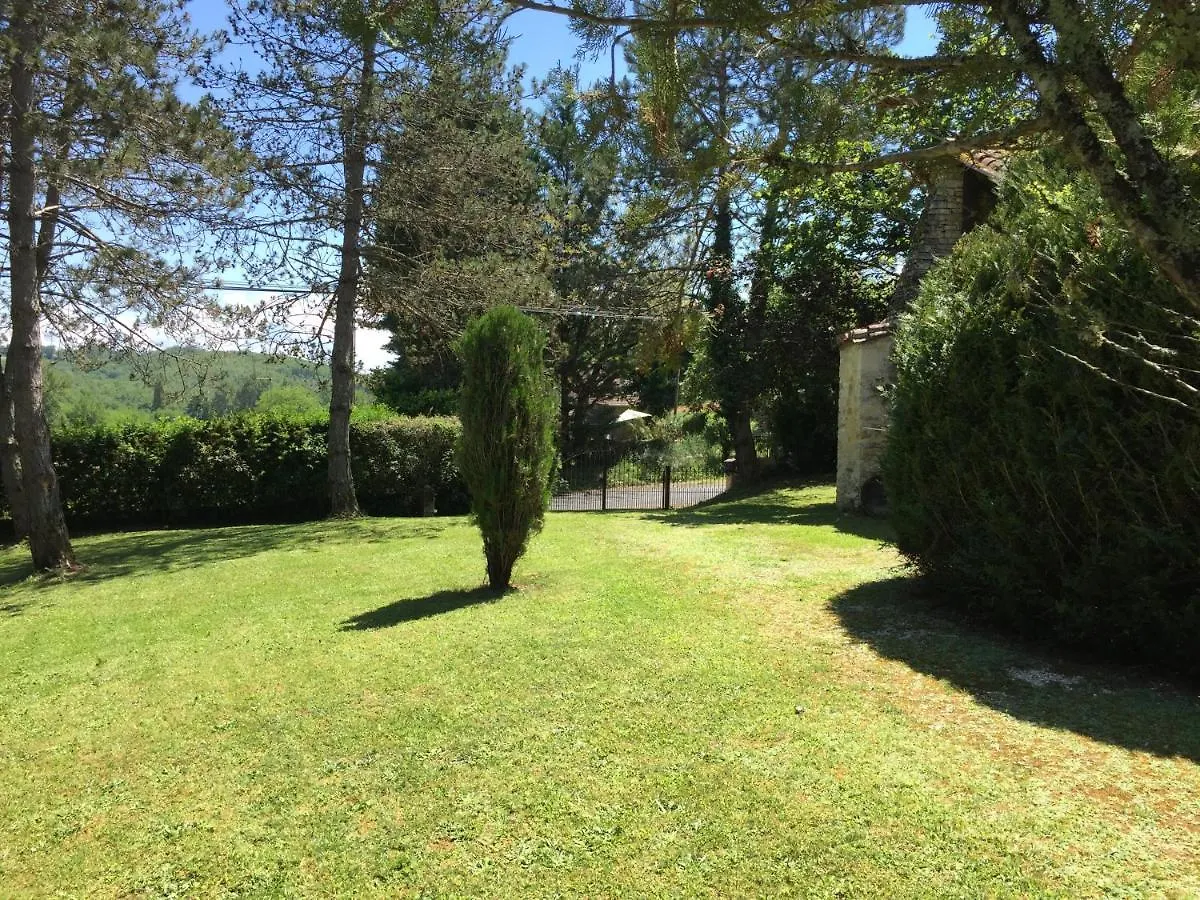 Espace Familial En Etage Avec 2 Chambres Et Des Sanitaires Prives Salviac